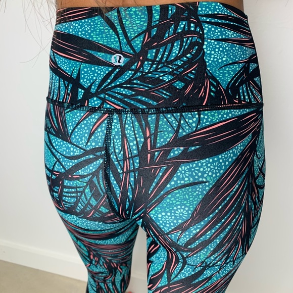RARE LULULEMON LEGGINGS - Picture 4 of 5